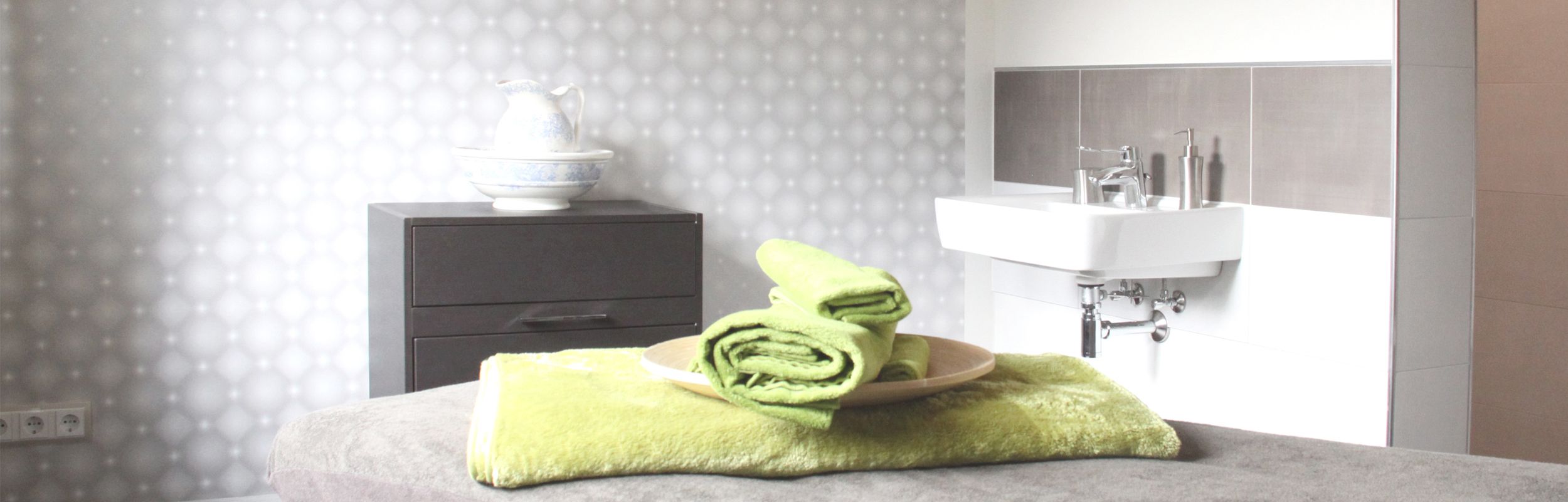 Slider Behandlungsrauzm Handtuch